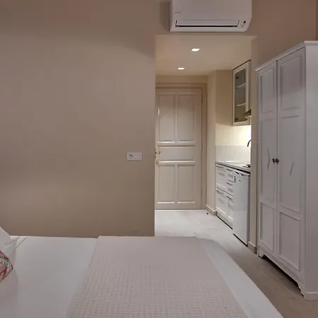 Konstantina Studios 4*