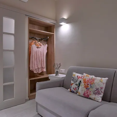 Konstantina Studios Alonnisos Town