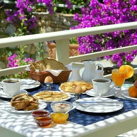 Konstantina Studios Alonnisos Town