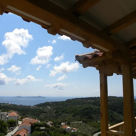 Ξενοδοχείο με διαμερίσματα Konstantina