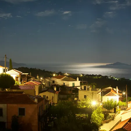 Ξενοδοχείο με διαμερίσματα Konstantina 3*