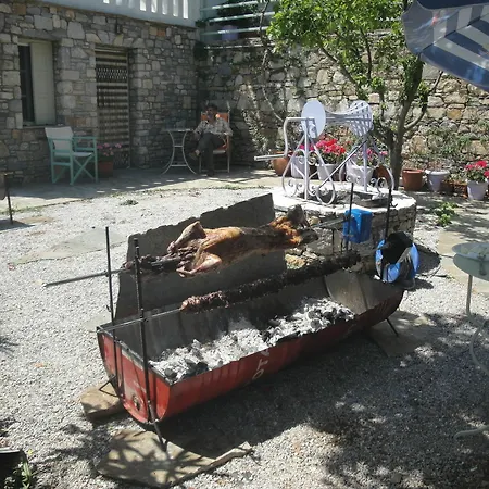 Ξενοδοχείο με διαμερίσματα Konstantina Αλόννησος