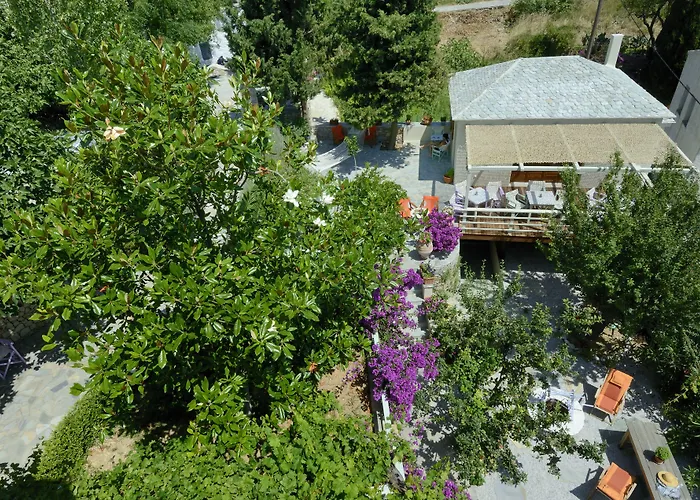 Konstantina Studios Alonnisos Town