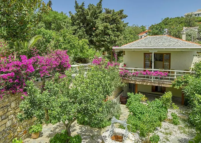 Aparthotel Konstantina Studios 4*