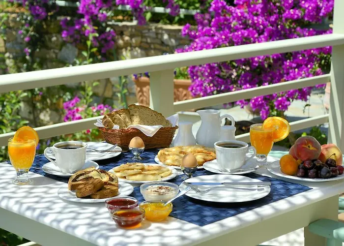 Konstantina Studios Alonnisos Town