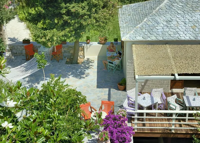 Konstantina Studios Aparthotel 4*